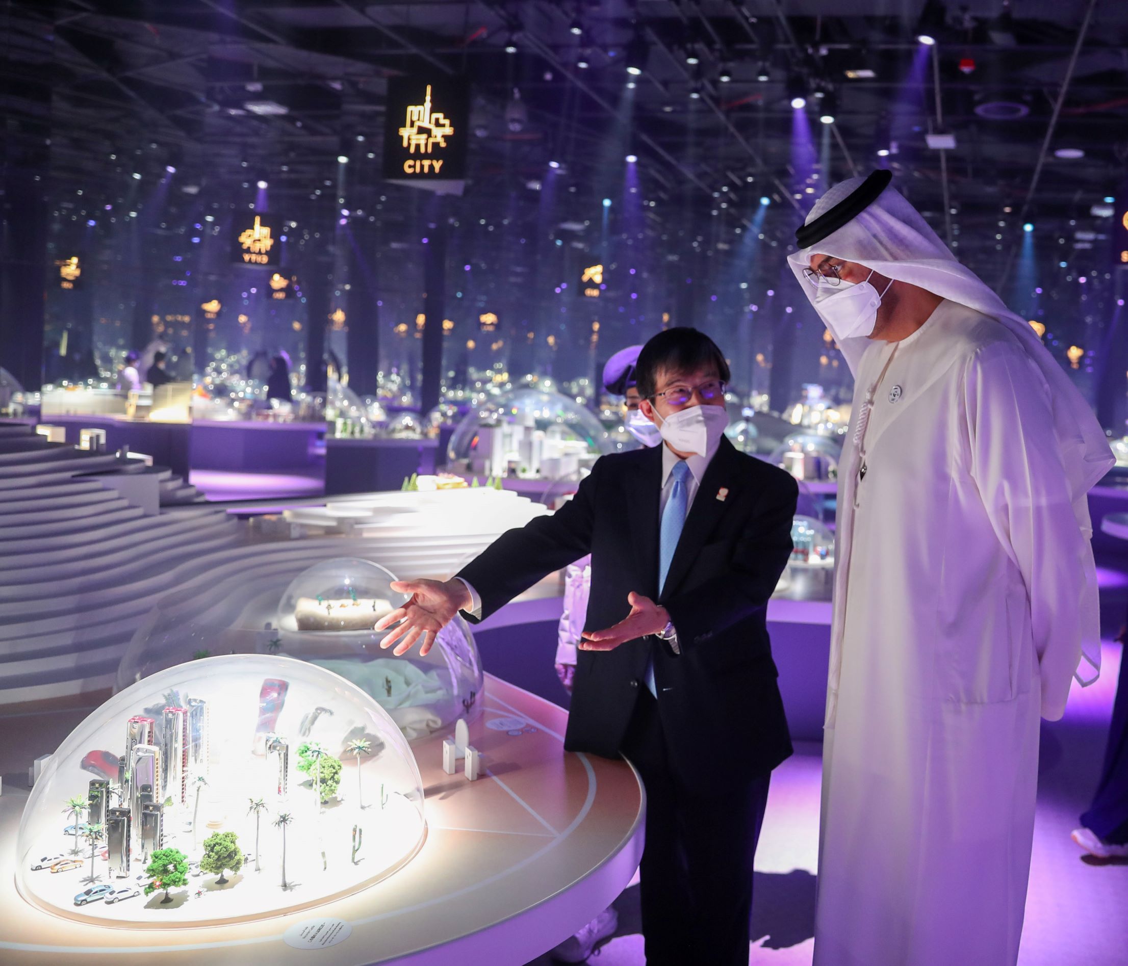 Minister of Industry and Advanced Technology Visits Japan Pavilion at Expo 2020 Dubai, Discusses Opportunities for Collaboration